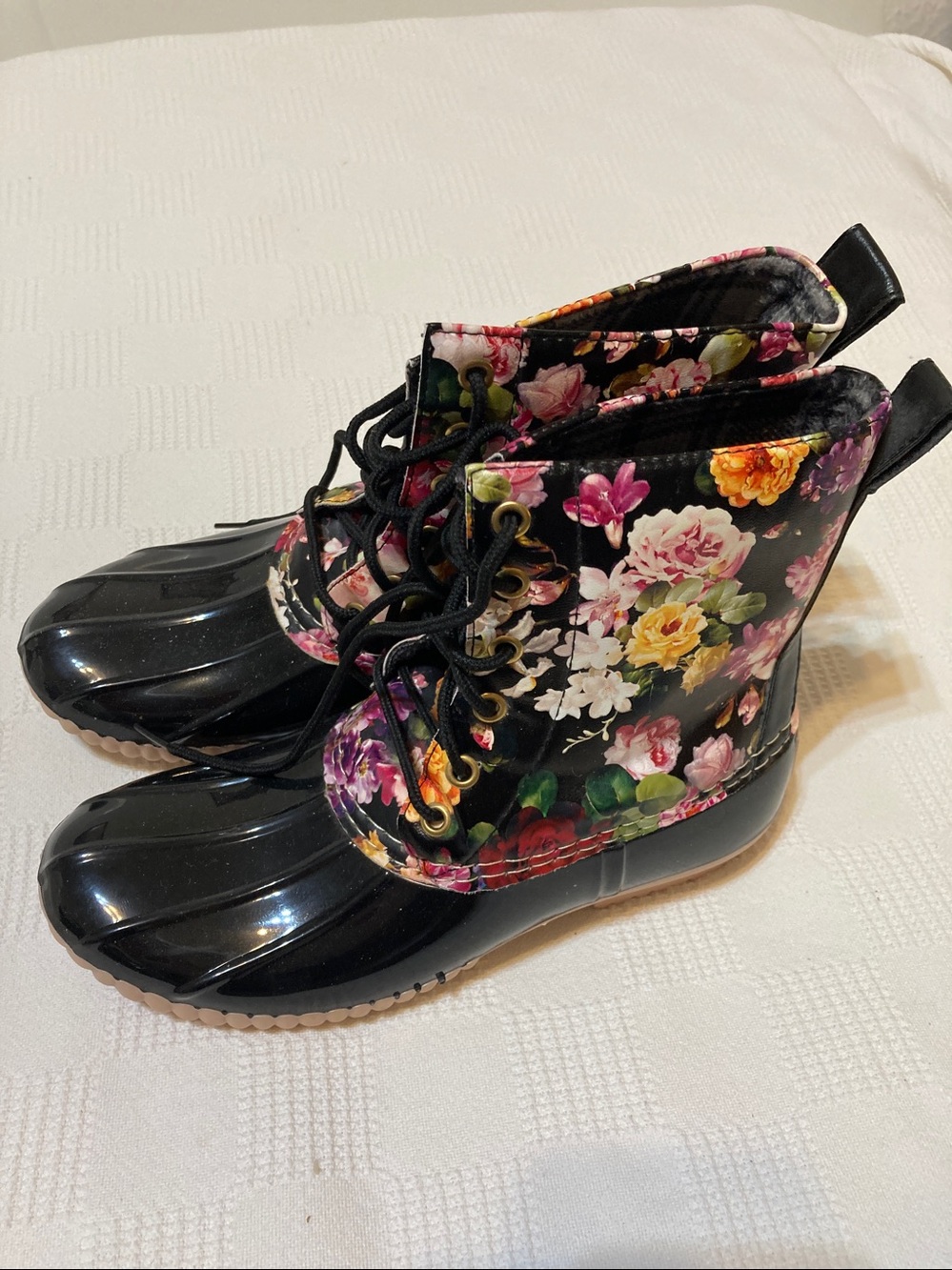 Avanti Black Floral Lace-Up Duck Boots - Women Size 7 - Picture 3 of 10